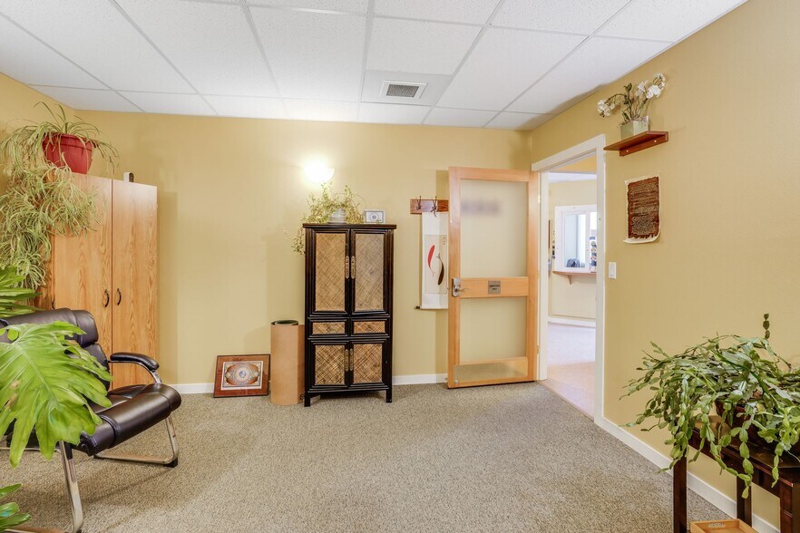 More Photos Of 1712 12th, The Dalles Medical For Sale