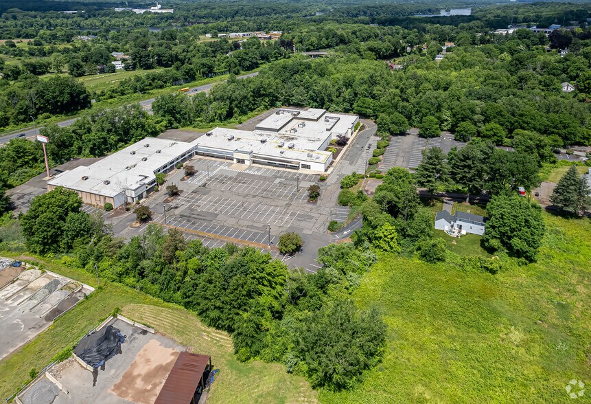 More Photos Of 10 Prospect Hill Ter, East Windsor General Retail For Sale