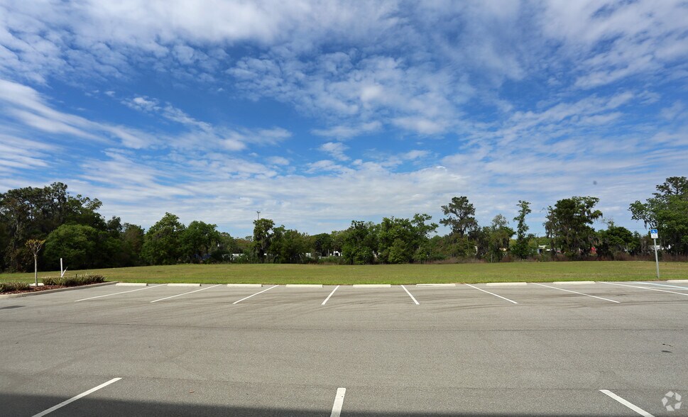 More Photos Of 201 S County Line Rd, Plant City Unknown For Lease