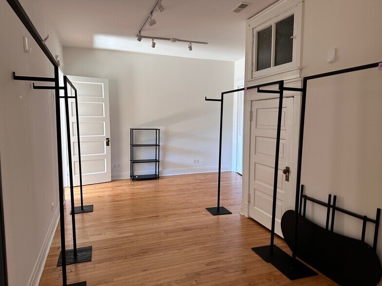 More Photos Of 706 Green Bay Rd, Glencoe Storefront Retail Office For Lease