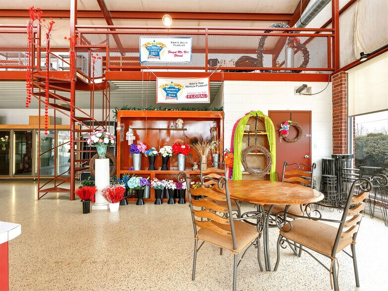 More Photos Of 530 N Mississippi Ave, Ada Freestanding For Sale