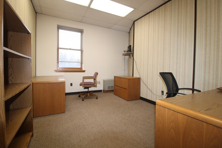 More Photos Of 1200 Converse St, Longmeadow Office For Lease