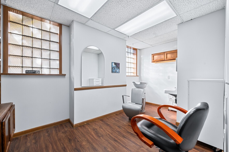 More Photos Of 5129 Liberty Ave, Pittsburgh Office Residential For Lease