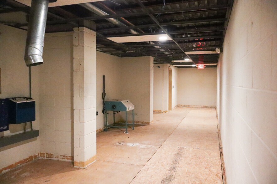 More Photos Of 912 N Dixie Ave, Elizabethtown Self Storage For Sale