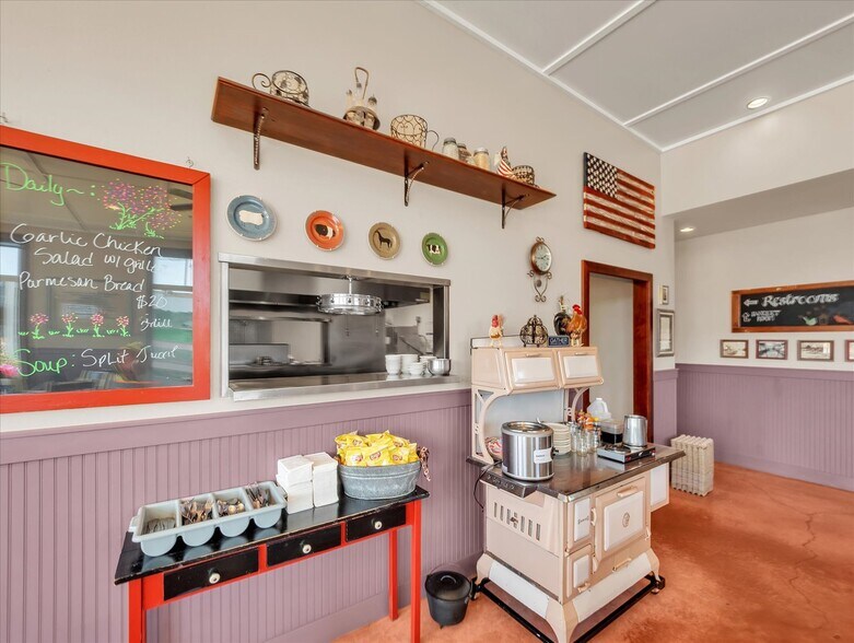 More Photos Of 1421 Pioneer Hwy, Stanwood Restaurant For Sale