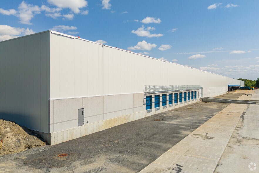 Primary Photo Of 2055 Boul Des Entreprises, Terrebonne Distribution For Lease