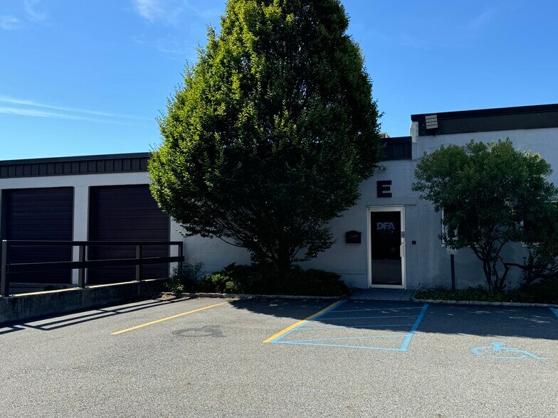 More Photos Of 60 Saddle River Ave, South Hackensack Warehouse For Lease