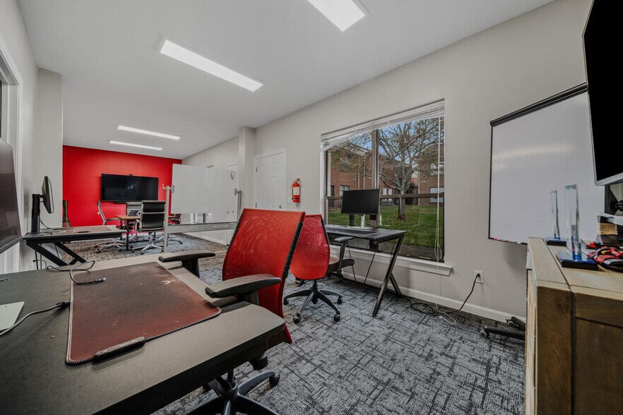 More Photos Of 504 Autumn Springs Ct, Franklin Medical For Sale