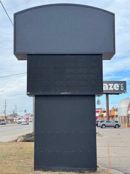 More Photos Of 125 Division St, Waite Park Auto Dealership For Sale