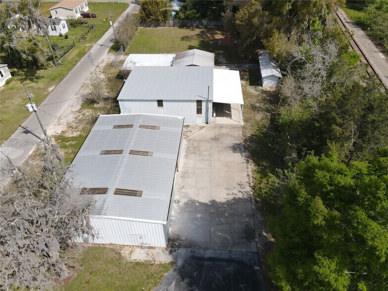 More Photos Of 419 SE 6th St, Williston Warehouse For Lease