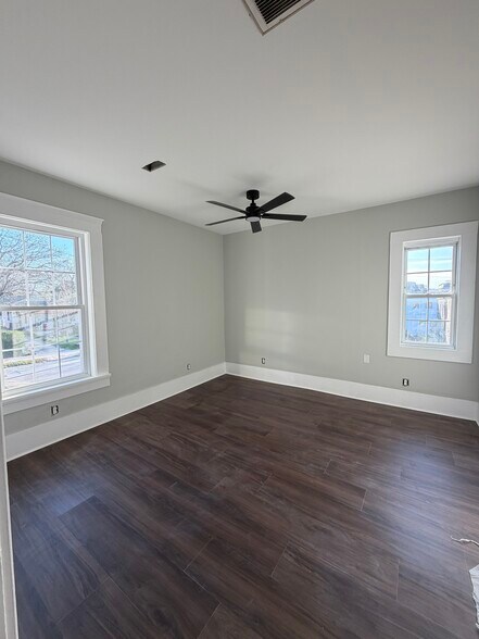 More Photos Of 903 1/2 New Bern Ave, Raleigh Office Residential For Lease