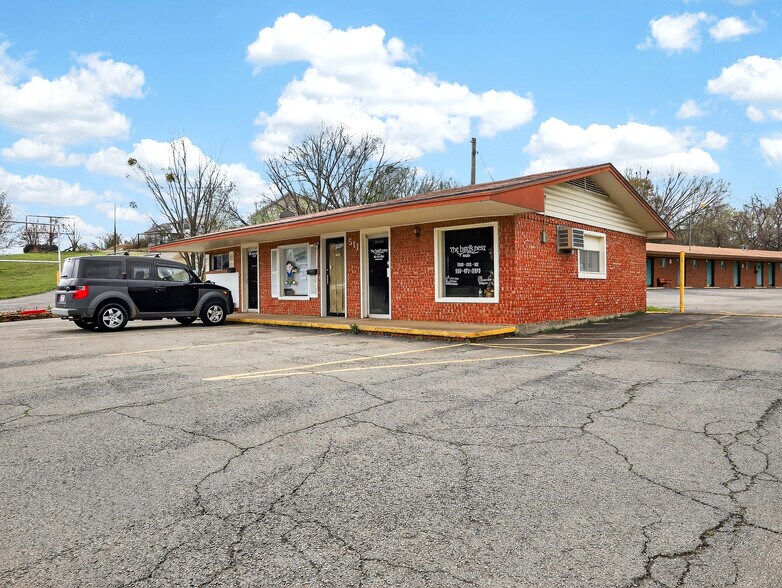 More Photos Of 509 W Main St, Wilburton Hotel For Sale