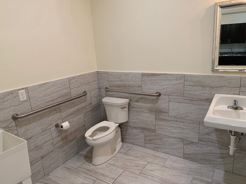 More Photos Of 138 Old San Antonio Rd, Boerne Medical For Lease