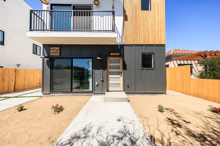 More Photos Of 2847 S Victoria Ave, Los Angeles Multifamily For Sale