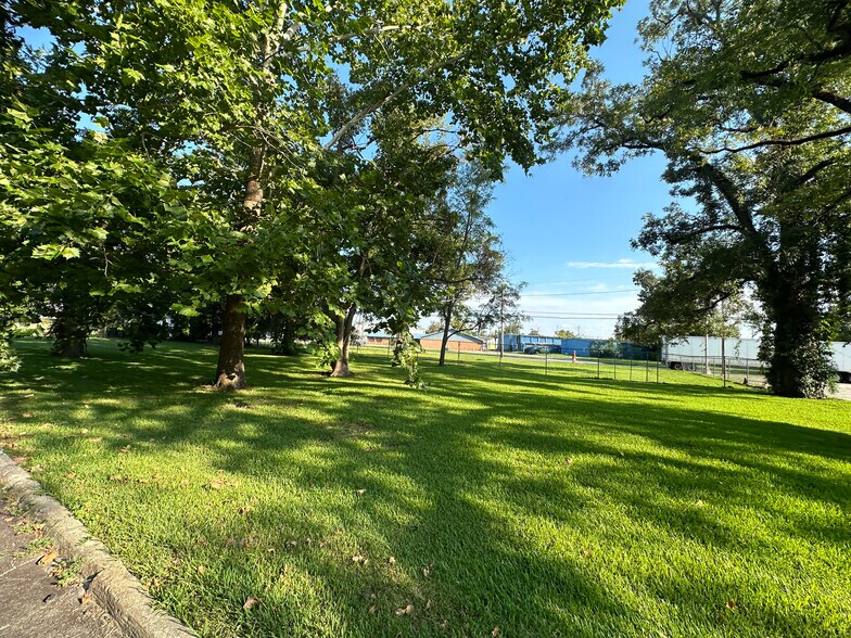 More Photos Of 201 N Troup St, Valdosta Office For Sale