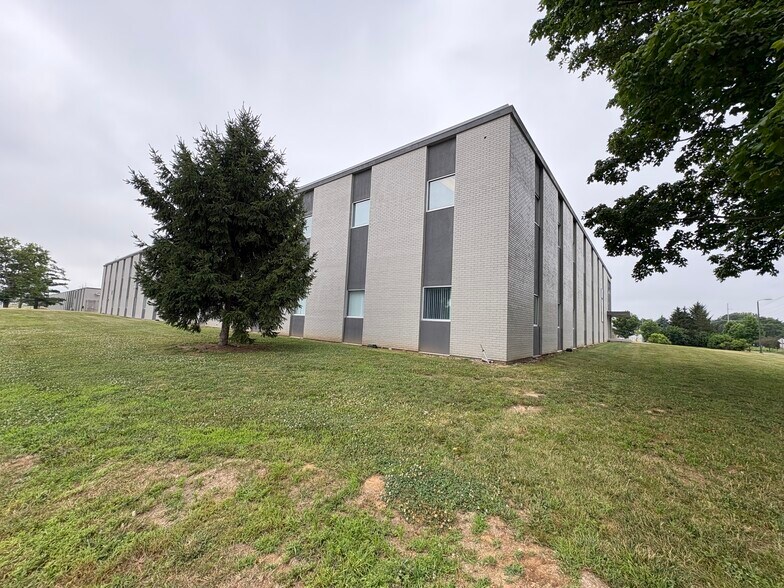 More Photos Of 1201 Cumberland Ave, West Lafayette Office For Lease