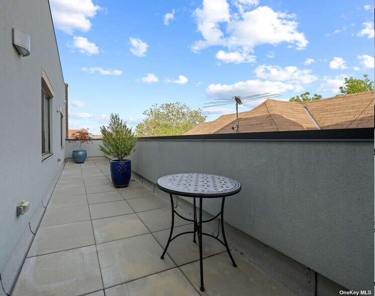 More Photos Of 37-12 92nd St, Jackson Heights Office For Lease