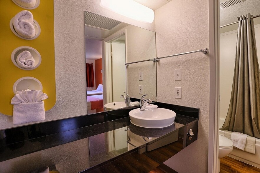 More Photos Of 1368 N McDowell Blvd, Petaluma Hotel For Sale
