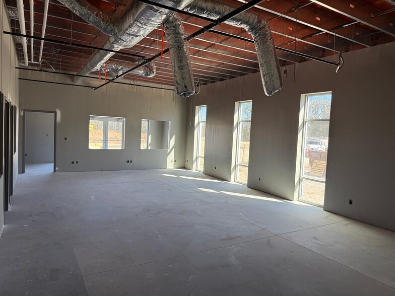 More Photos Of 115 Parkway Dr, Rincon Unknown For Lease