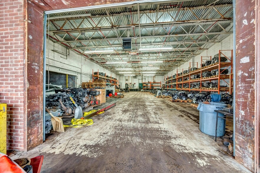 More Photos Of 263-275 Park Ave, East Hartford Warehouse For Lease