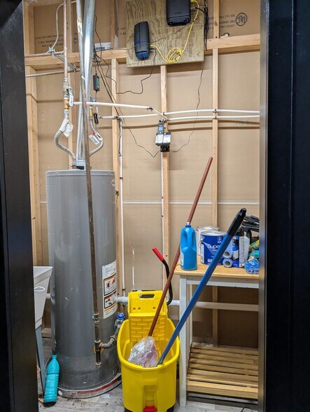 More Photos Of 440-448 S Main St, Englewood Unknown For Lease