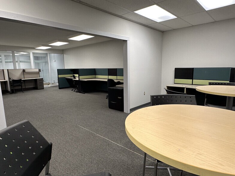 More Photos Of 2815 Olive St, Saint Louis Office For Lease