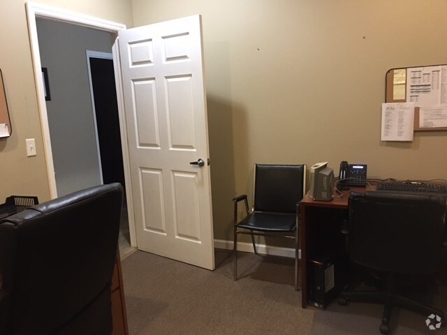 More Photos Of 2340 23rd St, Nitro Research And Development For Lease