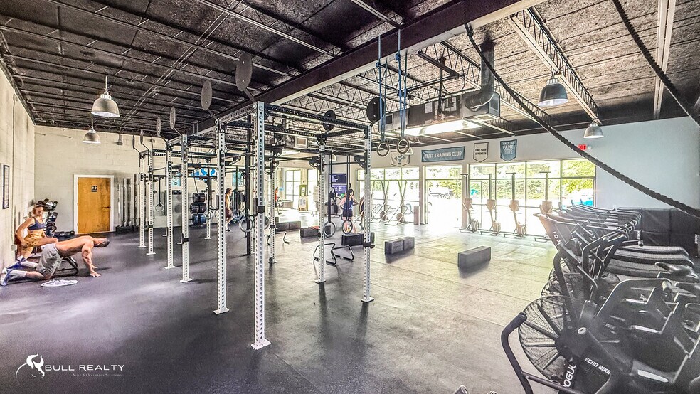 More Photos Of 1358 Glenwood Ave SE, Atlanta Freestanding For Sale