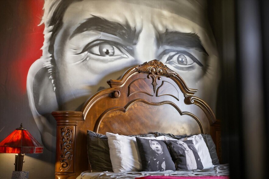 More Photos Of 301 Victor Ave, Victor Hotel For Sale