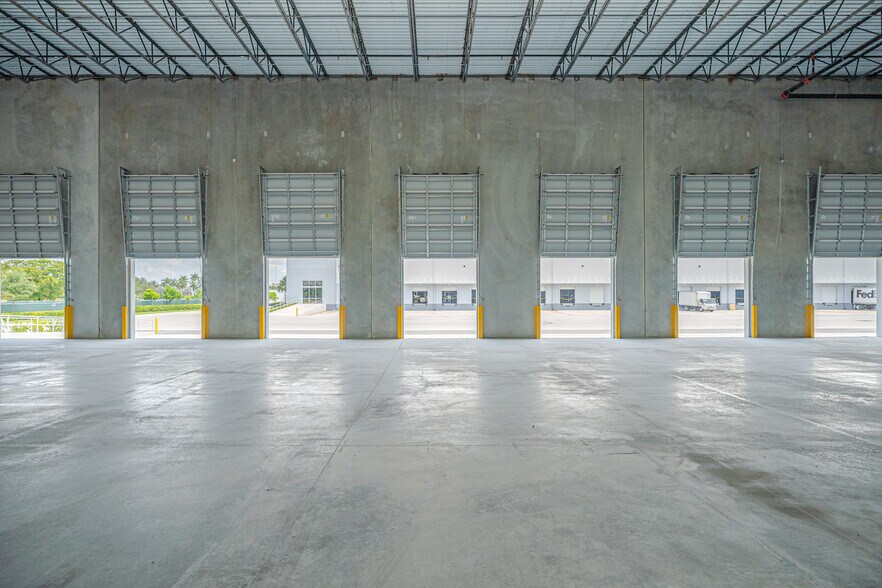 More Photos Of 1620 NW 215th St, Miami Gardens Unknown For Lease