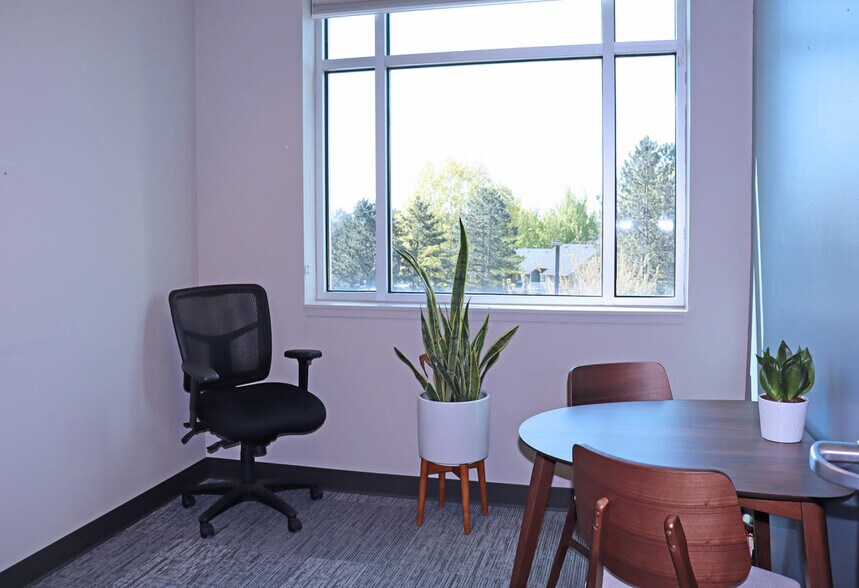 More Photos Of 24076 SE Stark St, Gresham Medical For Lease