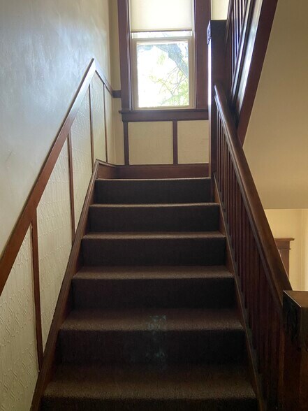 More Photos Of 4832 W Montrose Ave, Chicago Apartments For Sale