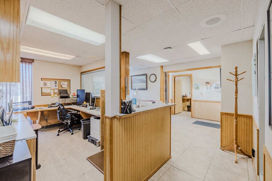 More Photos Of 975 5th St, Elko Office For Lease