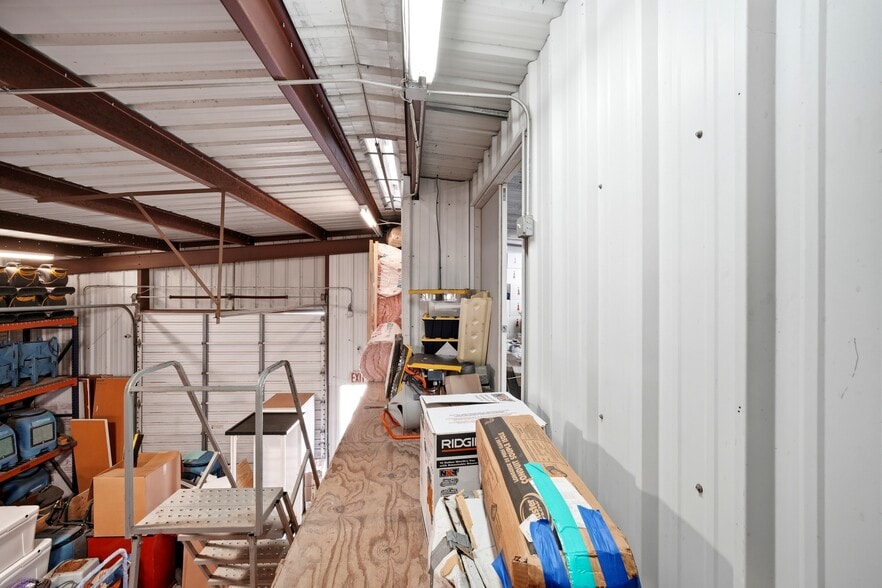 More Photos Of 1309 Illinois Ave, South Houston Warehouse For Sale