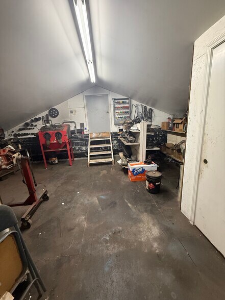 More Photos Of 4545 Clark St, Hamburg Auto Repair For Sale