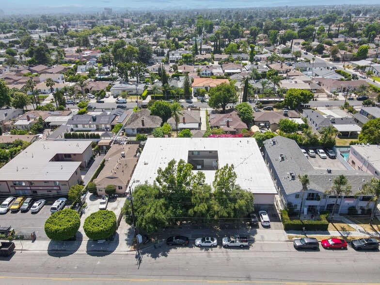 Primary Photo Of 6535 Fulton Ave, Van Nuys Apartments For Sale