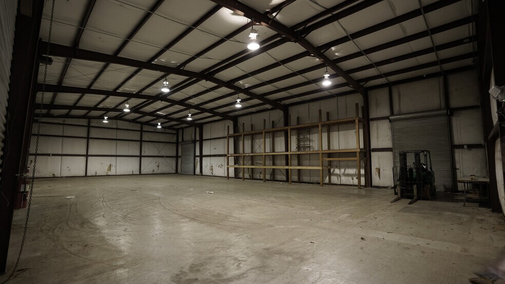 More Photos Of 7923 Airway Park Dr, Mobile Office For Sale