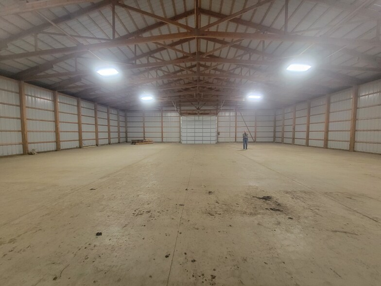 More Photos Of 910 Woodlawn Rd, Lincoln Freestanding For Lease