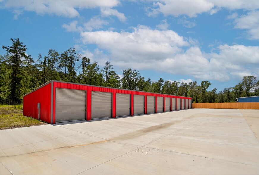 More Photos Of 277 Moses St, Zavalla Self Storage For Sale