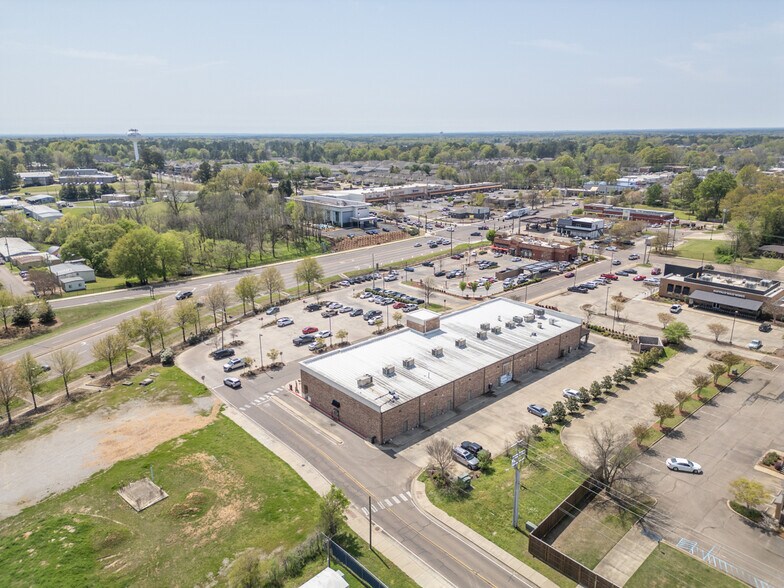 More Photos Of 87 Cotton Mill Rd, Starkville Storefront For Lease
