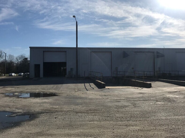 More Photos Of 1211 Ireland Dr, Fayetteville Light Distribution For Lease