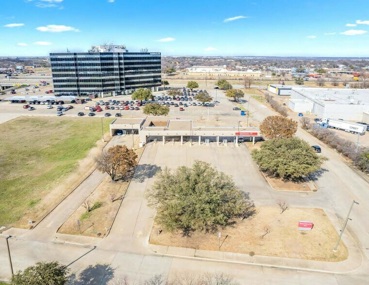 More Photos Of 525 Bank of America Blvd., Grand Prairie Bank For Sale