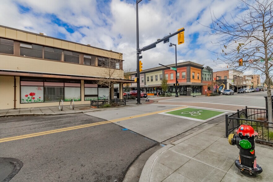More Photos Of 811-825 S 3rd St, Renton Storefront Retail Office For Lease
