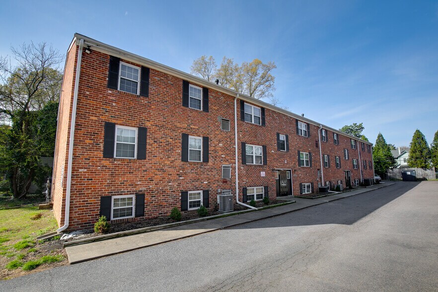 Primary Photo Of 3810 Chamberlayne Ave, Richmond Apartments For Sale