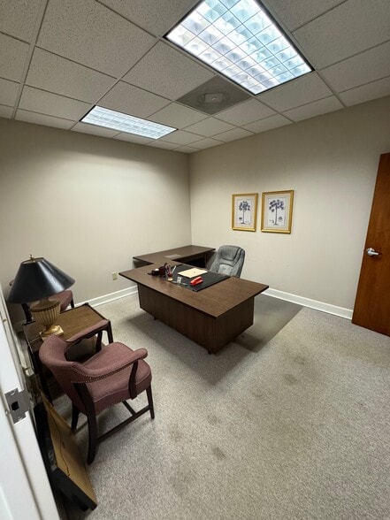 More Photos Of 1022 Hutton Ln, High Point Office For Sale