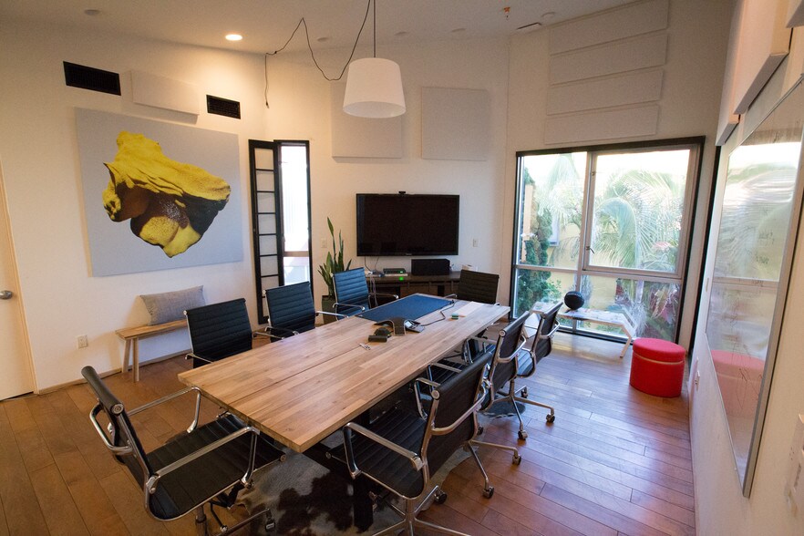 More Photos Of 2100 Abbot Kinney Blvd, Venice Office For Lease