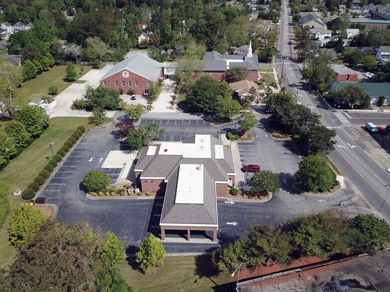 More Photos Of 318 Us Highway 64, Manteo Bank For Sale