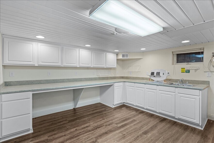 More Photos Of 492 W Main St, Forest City Freestanding For Sale