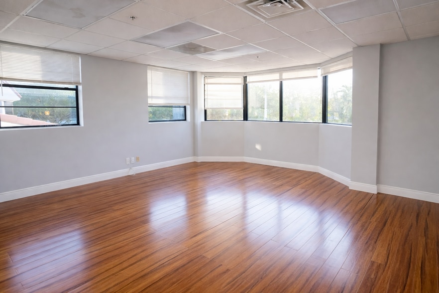 More Photos Of 5979 NW 151st St, Miami Lakes Office For Lease