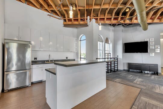 More Photos Of 200 Blossom Ln, Mountain View Loft Creative Space For Sale